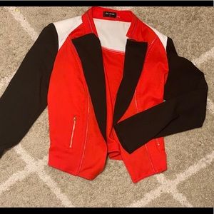 Fashion jacket 😍 thin and lightweight.